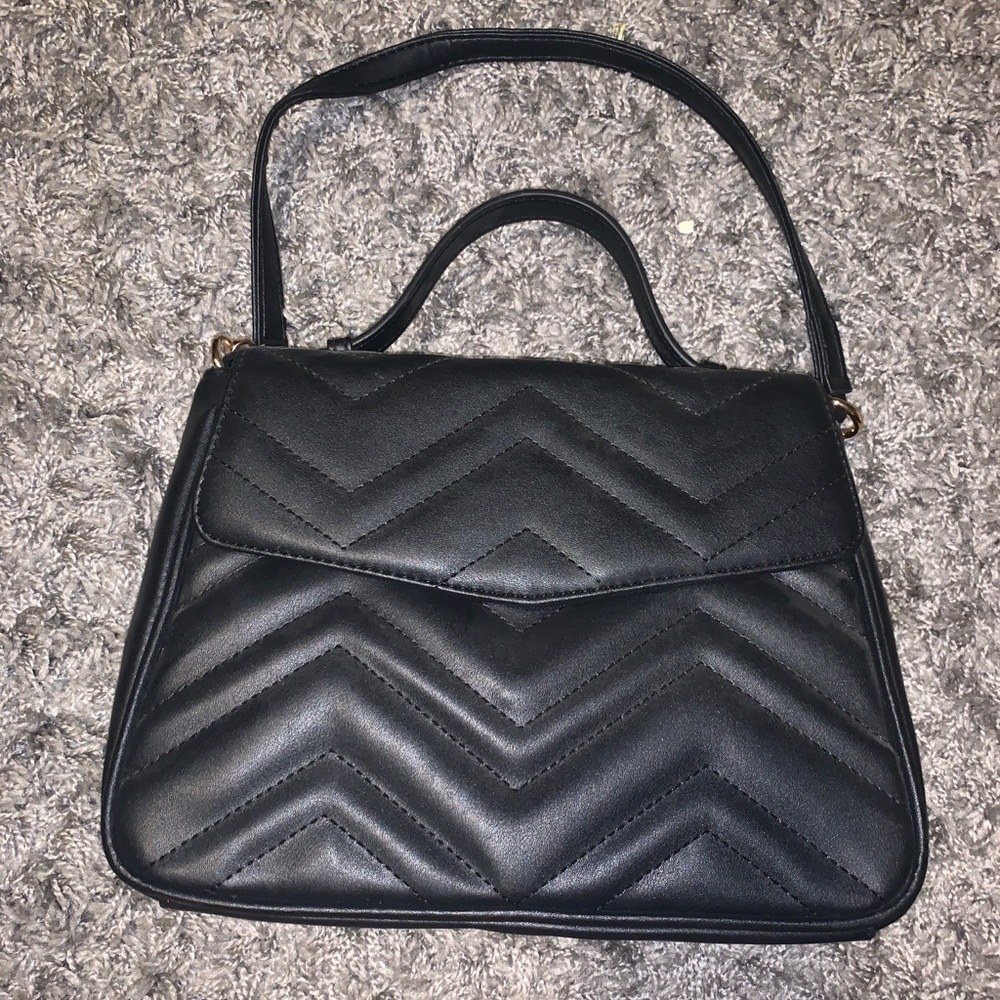 Crossbody textured purse